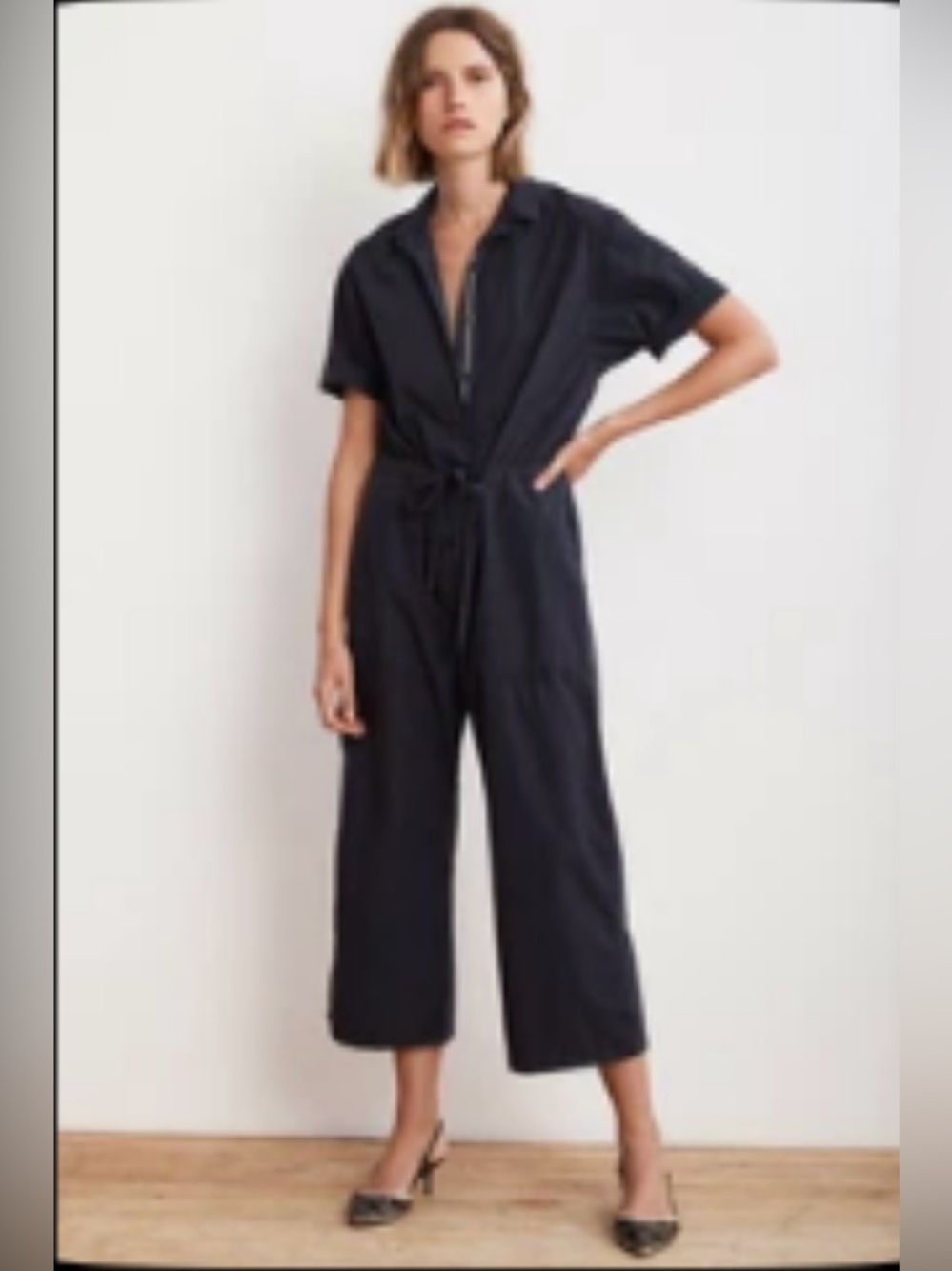 Velvet by Graham & Spencer Navy Short-Sleeve Tie-Waist Cropped Jumpsuit